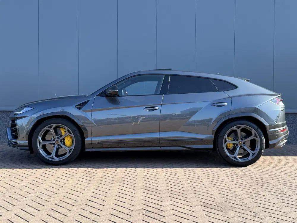 Lamborghini Urus 4.0 V8 AKRA uit 2020, foto 7