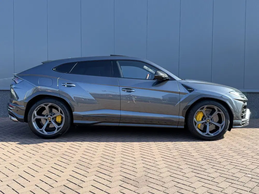Lamborghini Urus 4.0 V8 AKRA uit 2020, foto 8