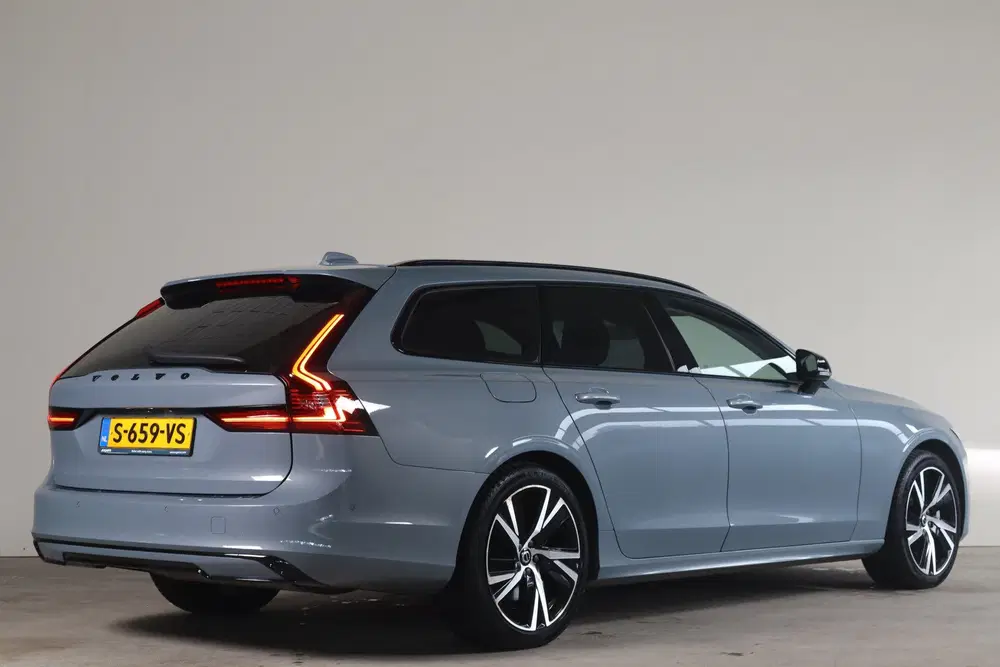 Volvo V90 2.0 T6 Plug-in hybrid AWD Plus Bright uit 2023, foto 2