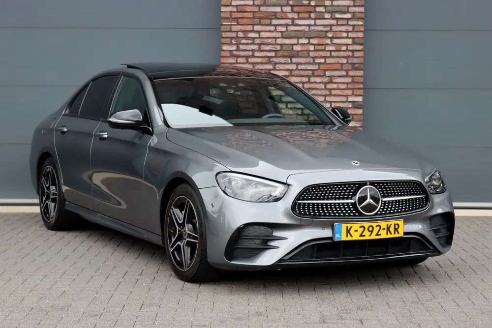 Mercedes-Benz E-Klasse 200 AMG Line uit 2021, foto 3