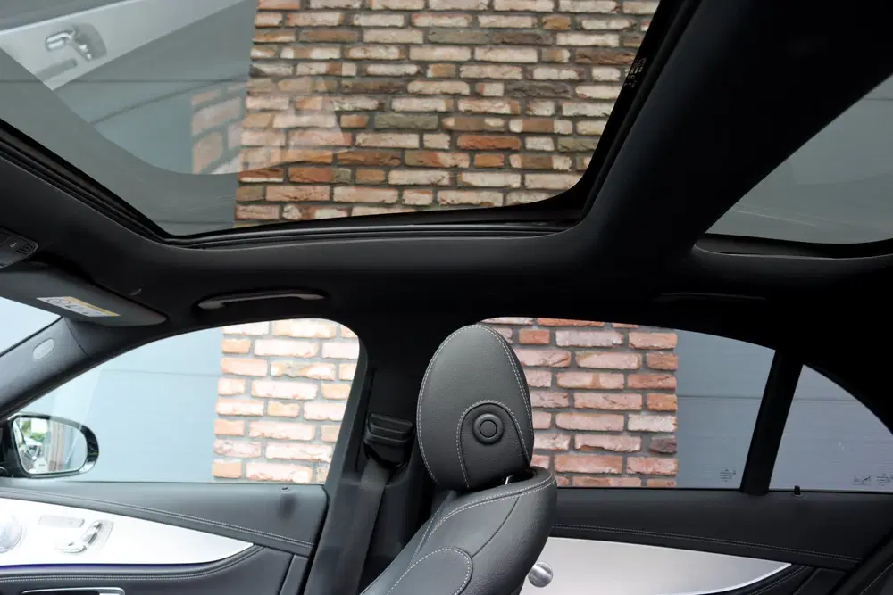 Mercedes-Benz E-Klasse 200 AMG Line uit 2021, foto 4