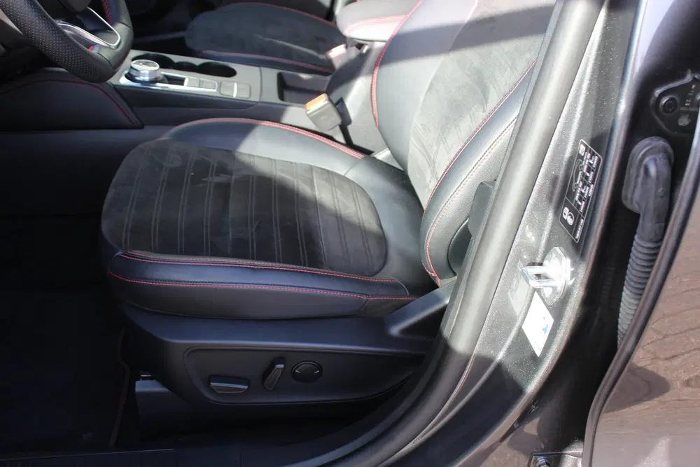 Ford Kuga 2.5-225pk PHEV ST-Line X. Hybride rijden v uit 2023, foto 5