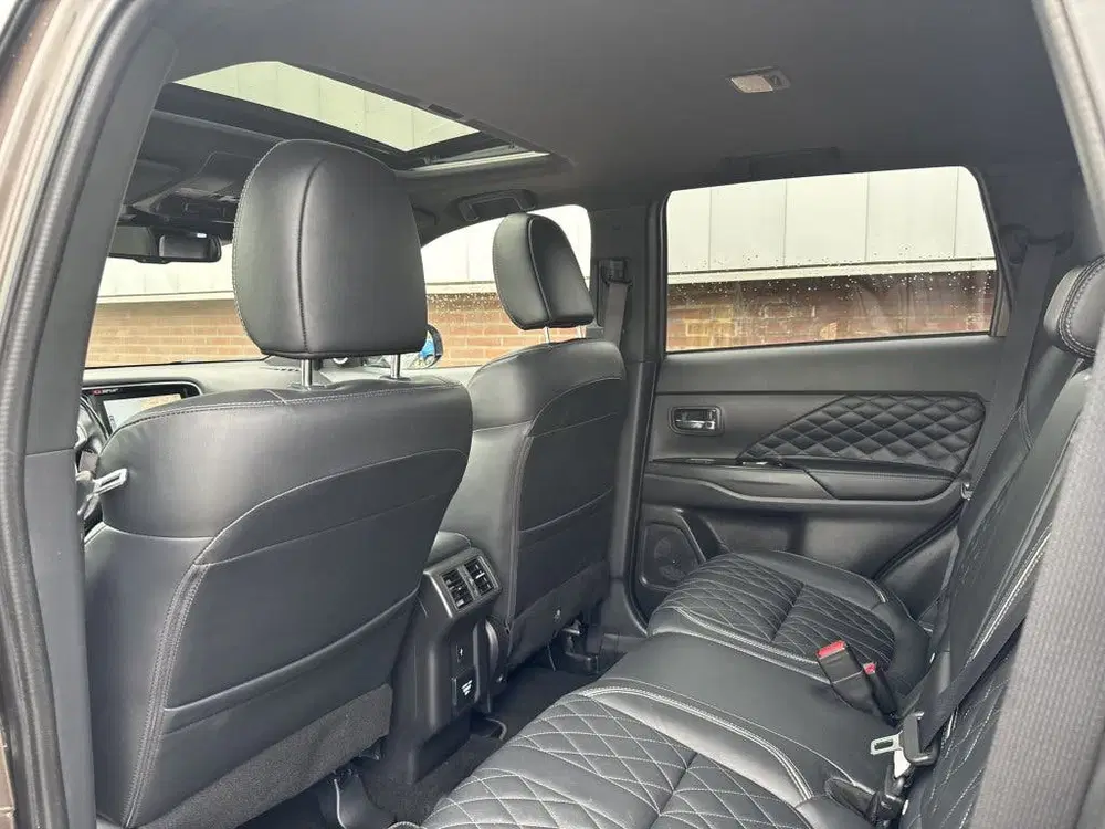 Mitsubishi Outlander 2.4 PHEV Instyle uit 2021, foto 12