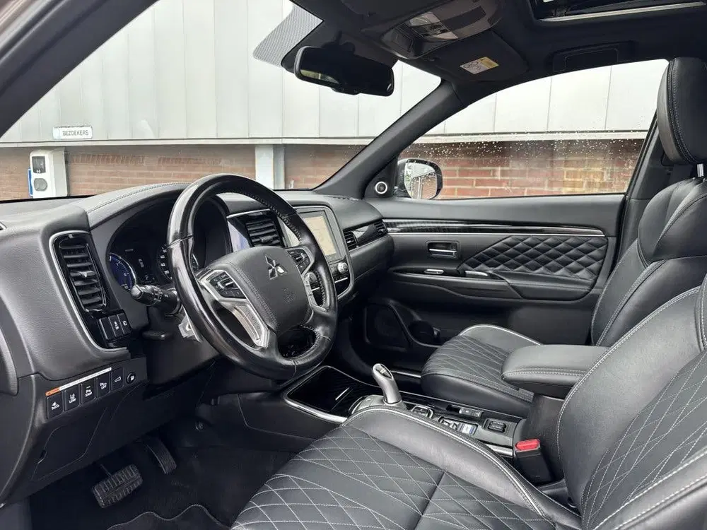 Mitsubishi Outlander 2.4 PHEV Instyle uit 2021, foto 15