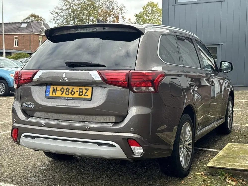 Mitsubishi Outlander 2.4 PHEV Instyle uit 2021, foto 5
