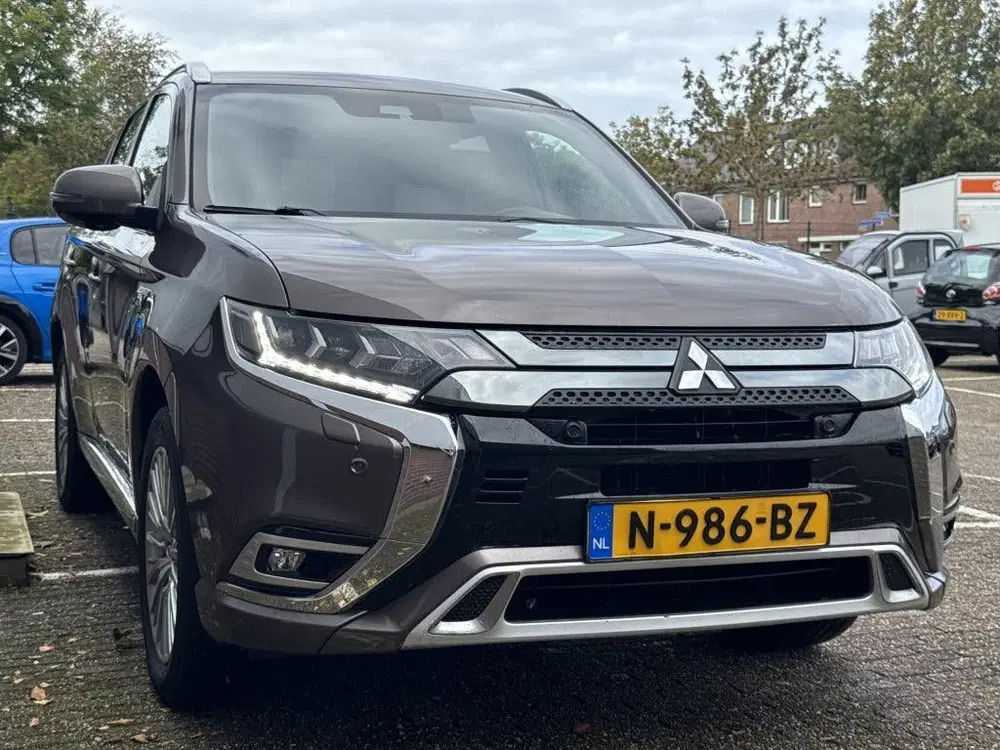 Mitsubishi Outlander 2.4 PHEV Instyle uit 2021, foto 6