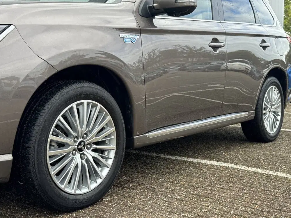 Mitsubishi Outlander 2.4 PHEV Instyle uit 2021, foto 8