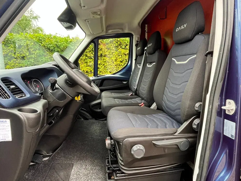 Iveco Daily 35S18 3.0 Hi Matic Autom uit 2020, foto 3