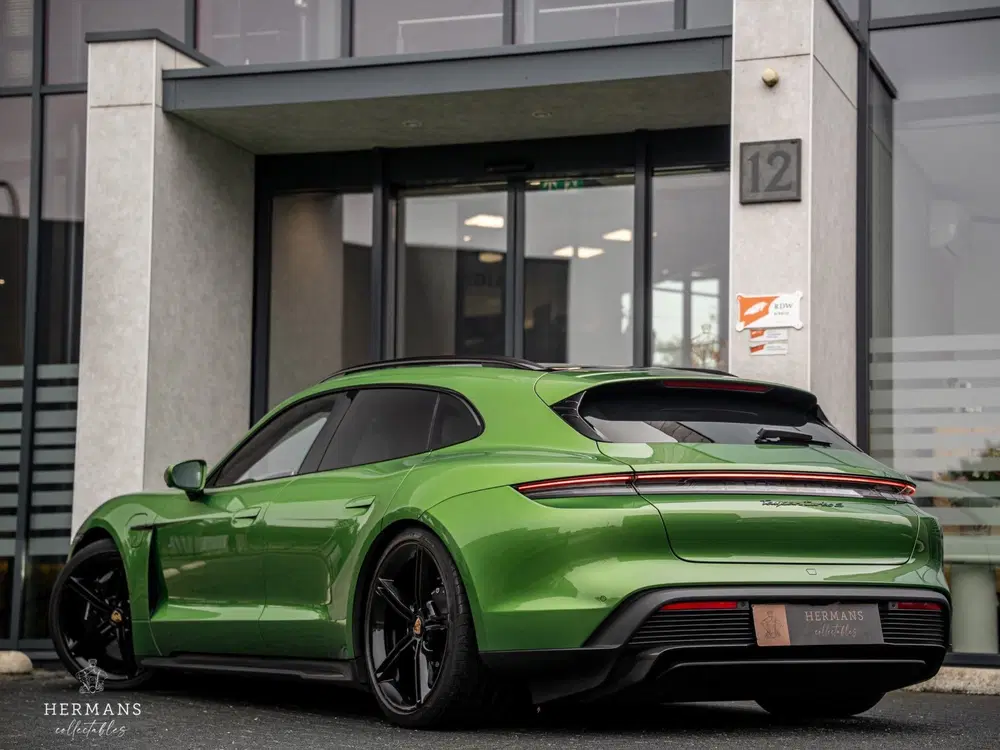 Porsche Taycan Sport Turismo Turbo S 93 kWh uit 2022, foto 10