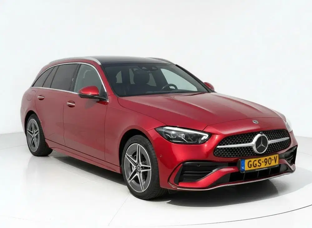 Mercedes-Benz C-Klasse Mercedes C-klasse Estate 300 e AMG Line uit 2022, foto 2