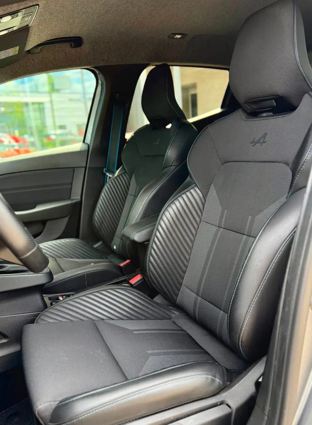 Renault Clio 1.6 E-Tech Full Hybrid 145 esprit Alpine uit 2024, foto 6