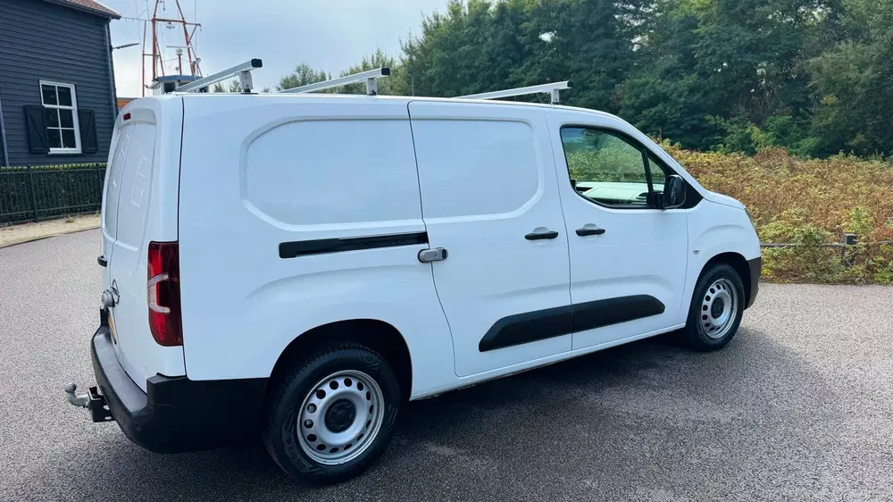 Opel Combo 1.5D L2H1 EDITION APPLE CARPLAY AIRCO uit 2022, foto 8