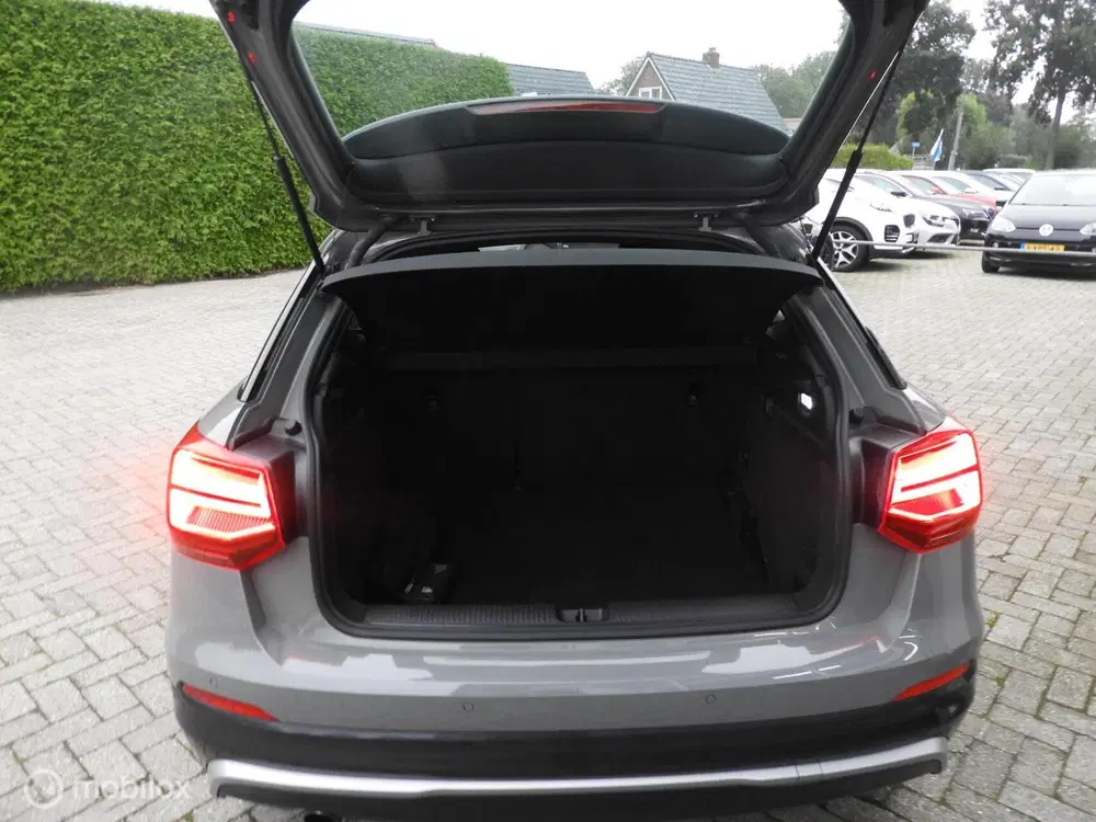 Audi Q2 30 TFSI S-Line uit 2019, foto 10