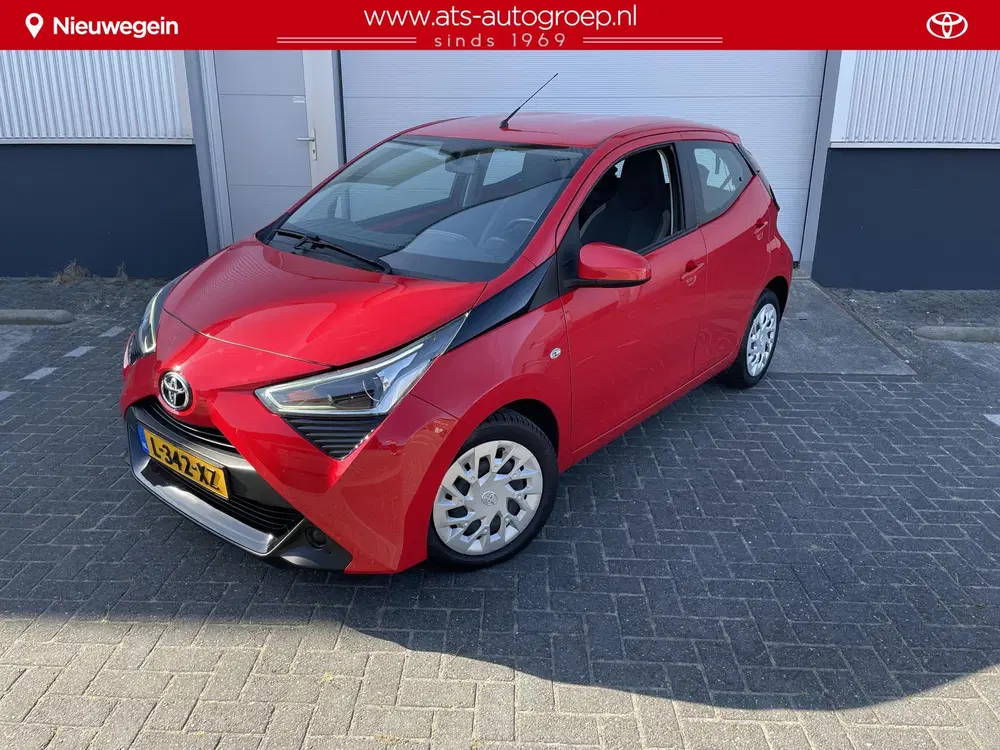 Toyota Aygo 1.0 VVT-i x-play uit 2021