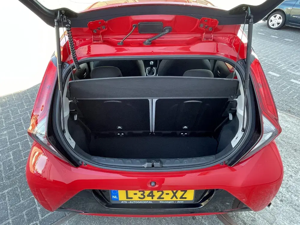 Toyota Aygo 1.0 VVT-i x-play uit 2021, foto 2