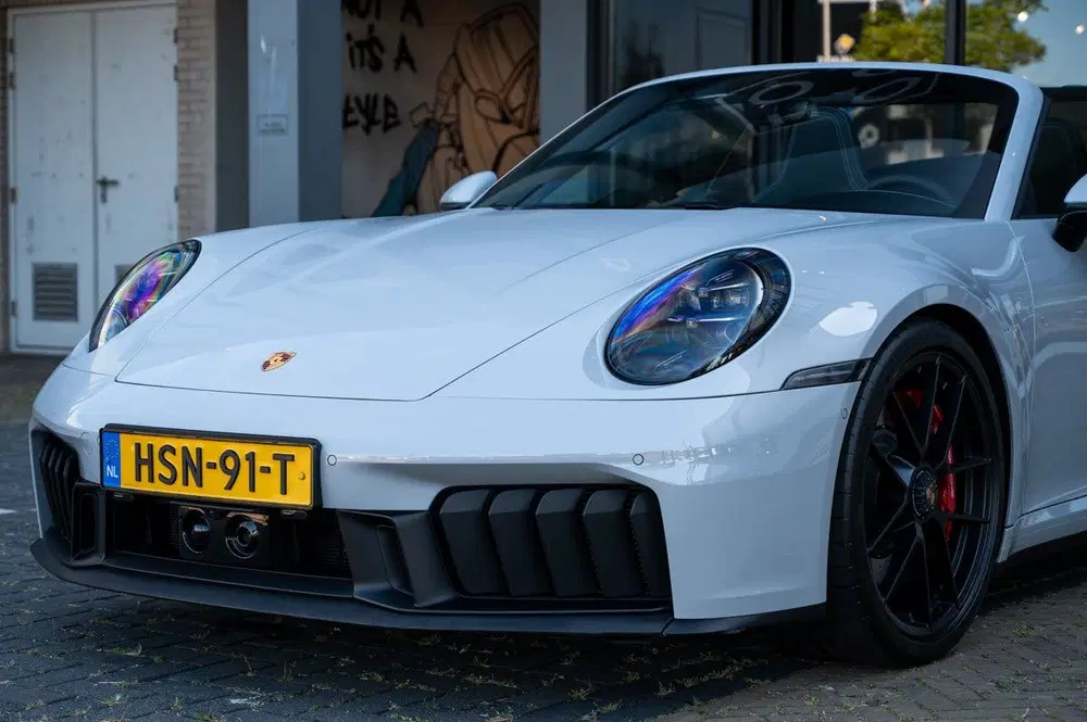 Porsche 911 992.2 Carrera 4 GTS Cabriolet (bj 2024) uit 2024, foto 2