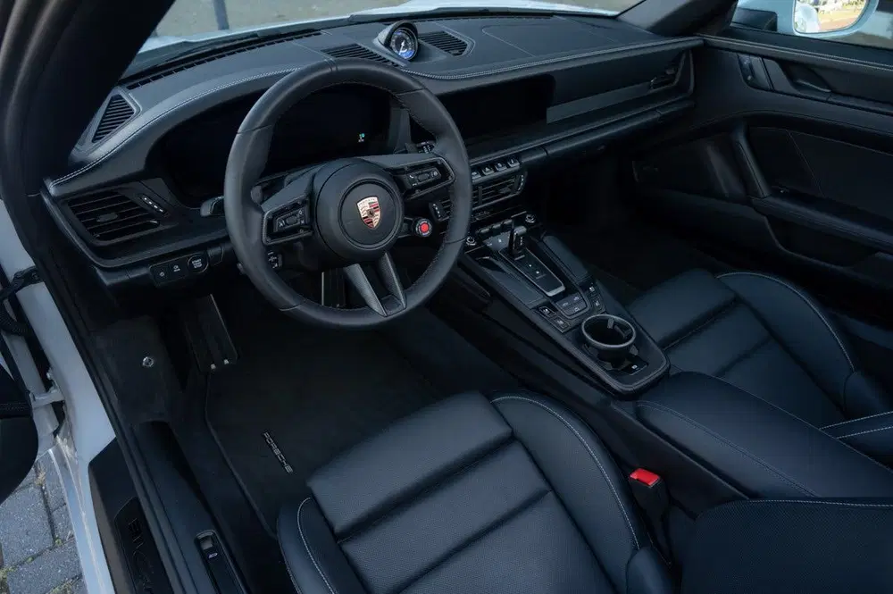 Porsche 911 992.2 Carrera 4 GTS Cabriolet (bj 2024) uit 2024, foto 6