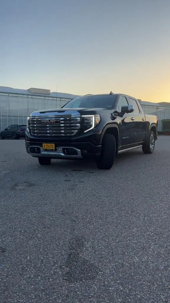 GMC Sierra Denali 2024 uit 2024, foto 10