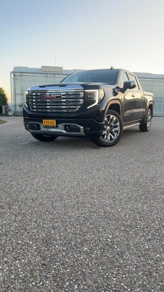 GMC Sierra Denali 2024 uit 2024, foto 2