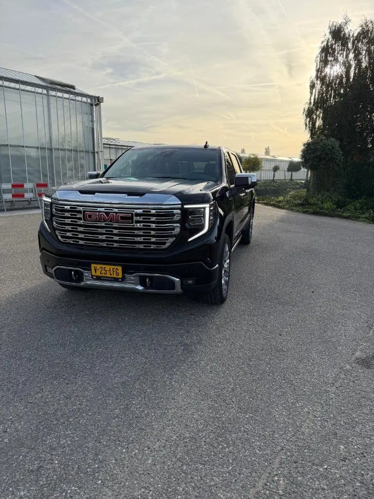 GMC Sierra Denali 2024 uit 2024, foto 3