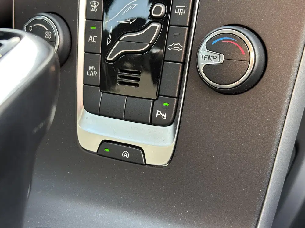 Volvo V40 2.0 T2 Edition 122PK uit 2019, foto 10