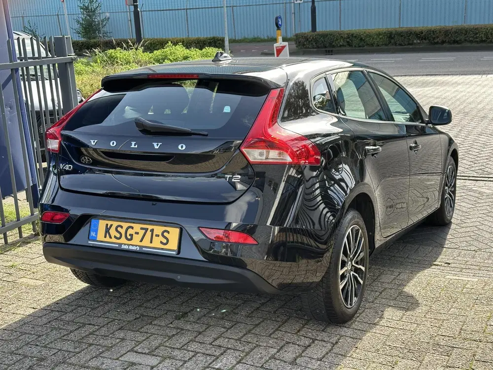 Volvo V40 2.0 T2 Edition 122PK uit 2019, foto 3