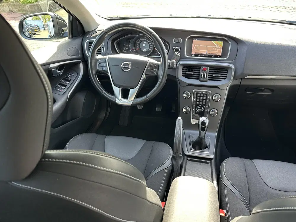 Volvo V40 2.0 T2 Edition 122PK uit 2019, foto 5