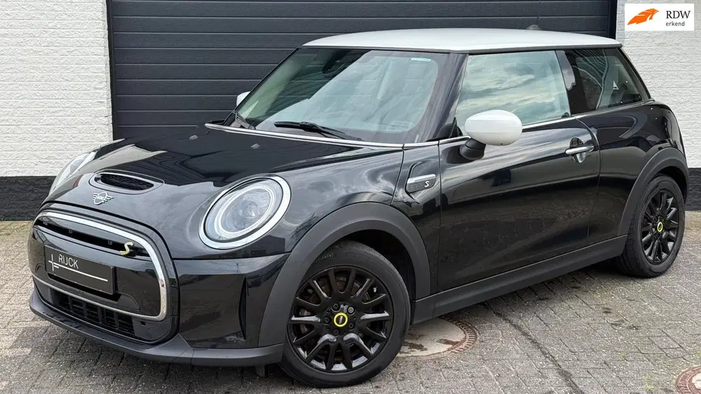 Mini Electric L33 kWh Premium uit 2022