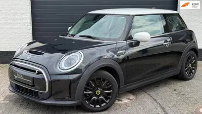 Mini Electric L33 kWh Premium uit 2022