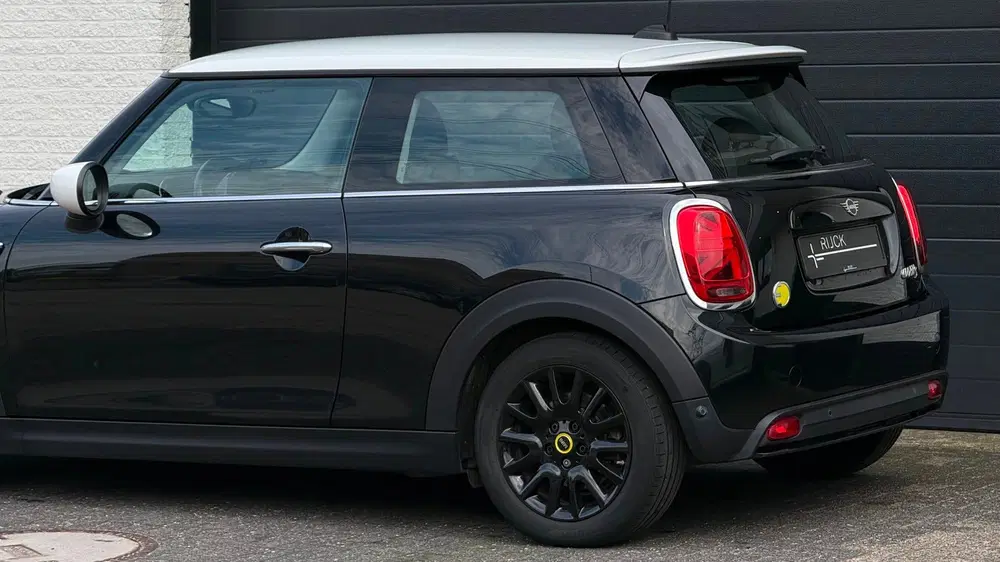 Mini Electric L33 kWh Premium uit 2022, foto 13