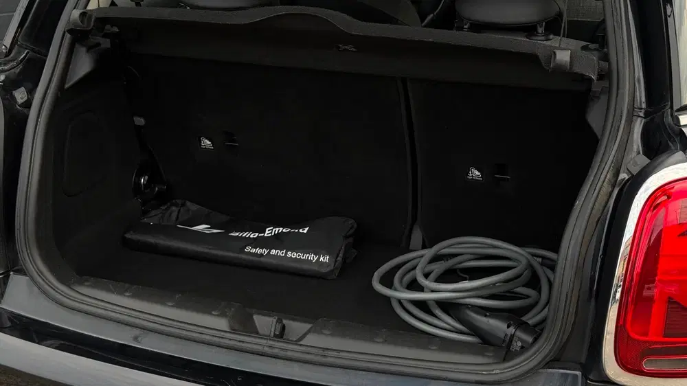 Mini Electric L33 kWh Premium uit 2022, foto 15