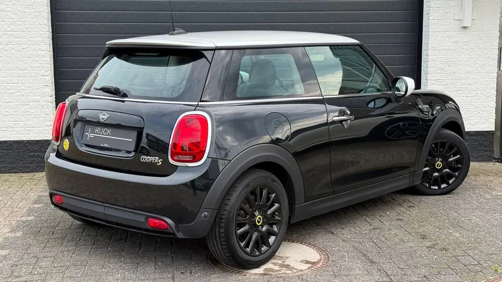 Mini Electric L33 kWh Premium uit 2022, foto 2