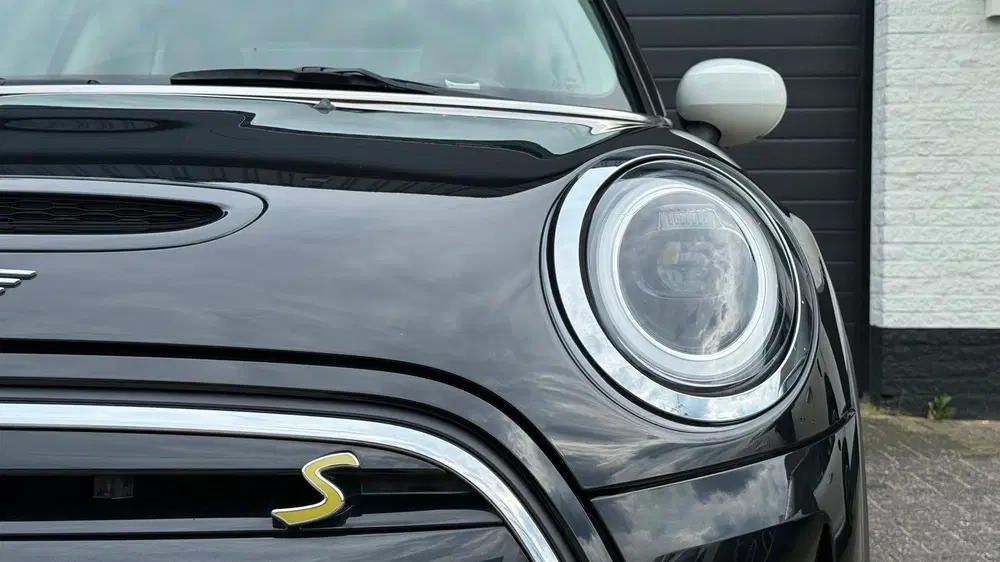Mini Electric L33 kWh Premium uit 2022, foto 5
