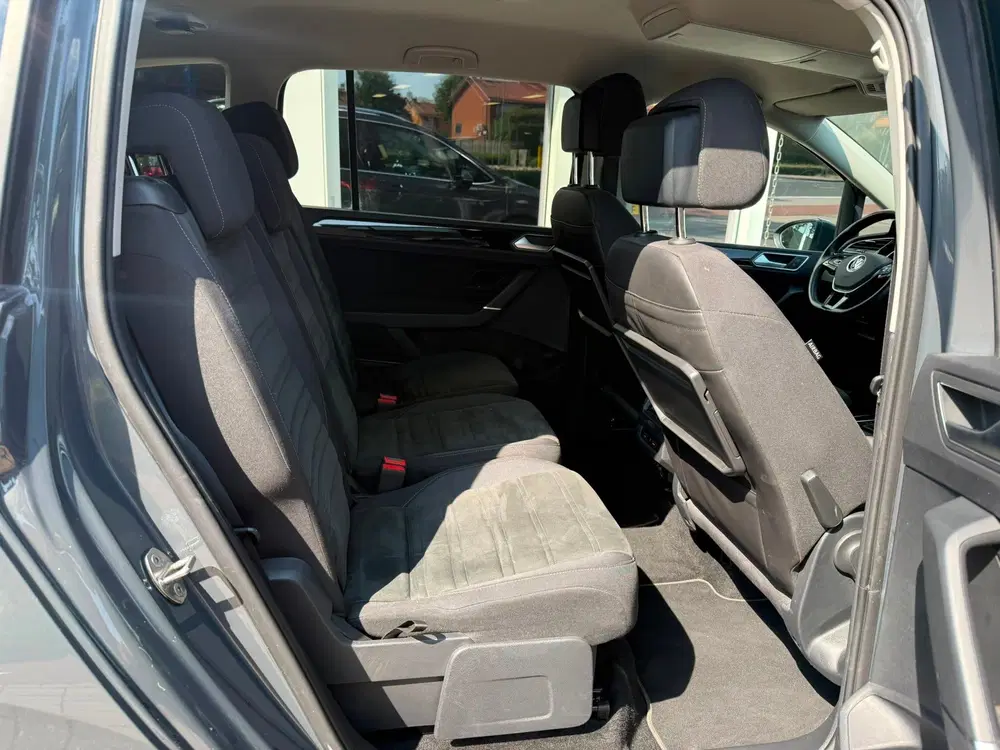 Volkswagen Touran 1.5 TSI DSG Highline uit 2021, foto 11