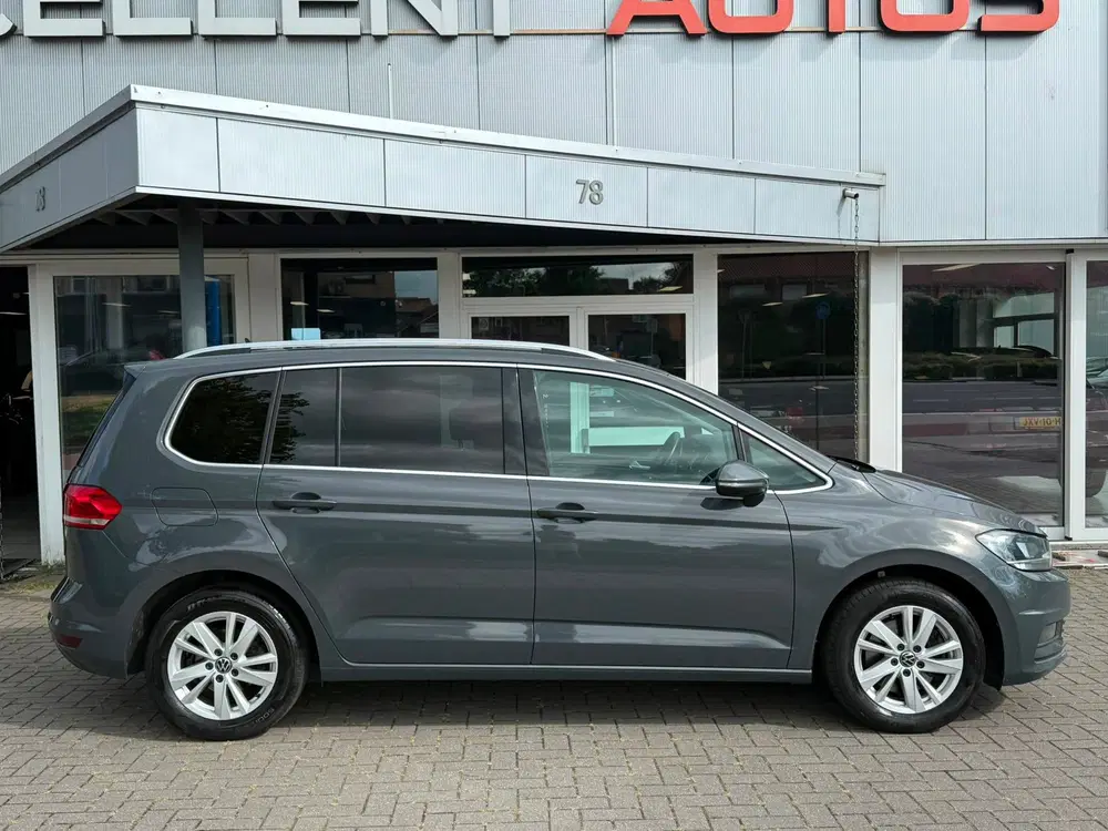 Volkswagen Touran 1.5 TSI DSG Highline uit 2021, foto 4