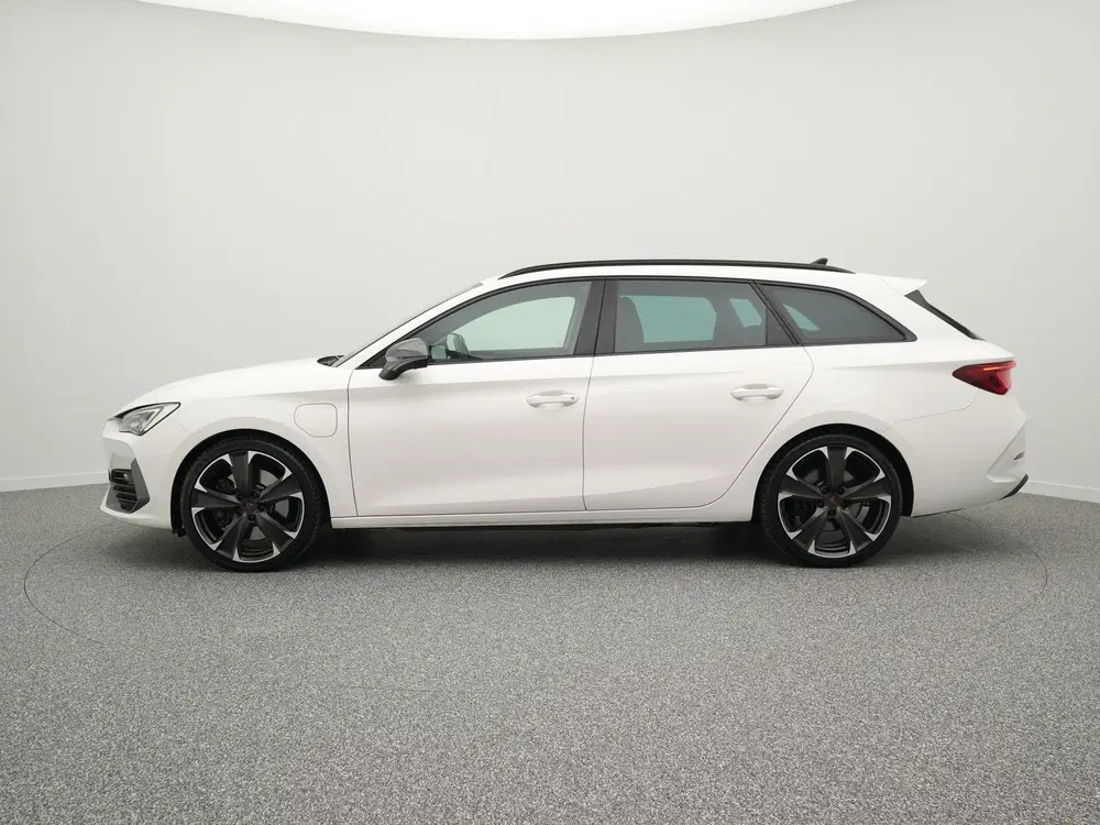Cupra Leon 1.4 e-Hybrid 245pk VZ uit 2022, foto 11
