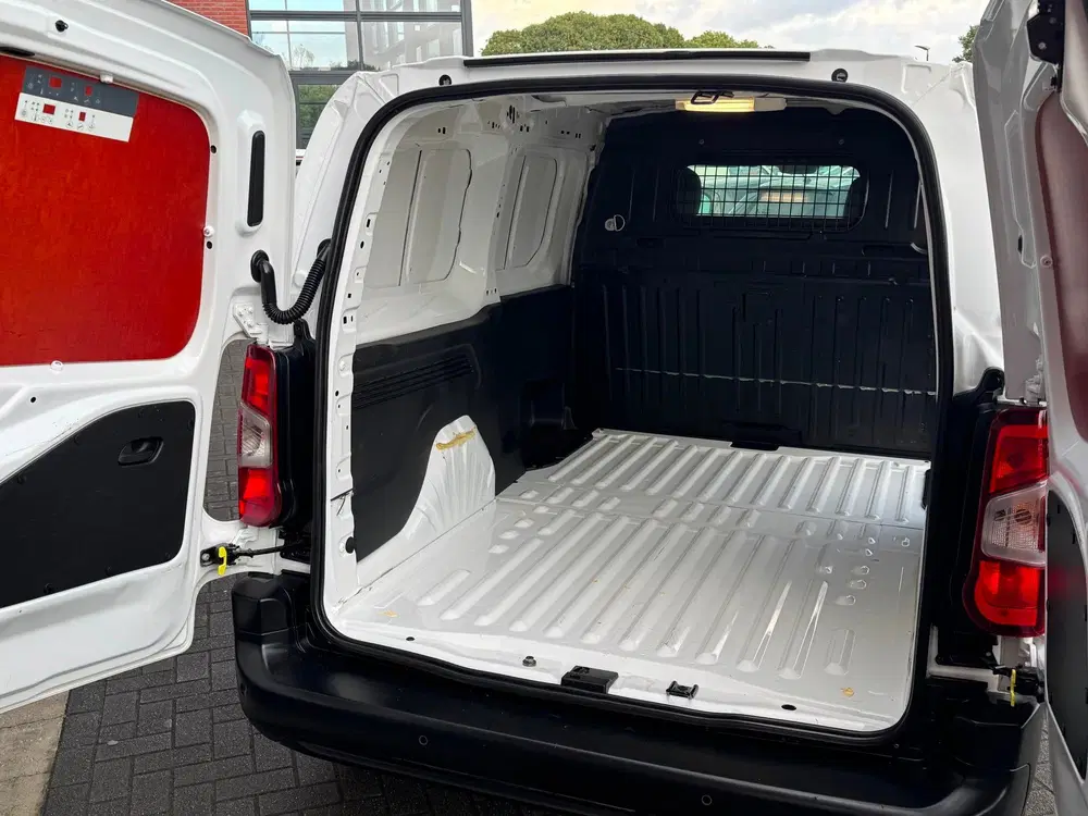 Peugeot Partner 1.5 BlueHDI Premium Long uit 2021, foto 8