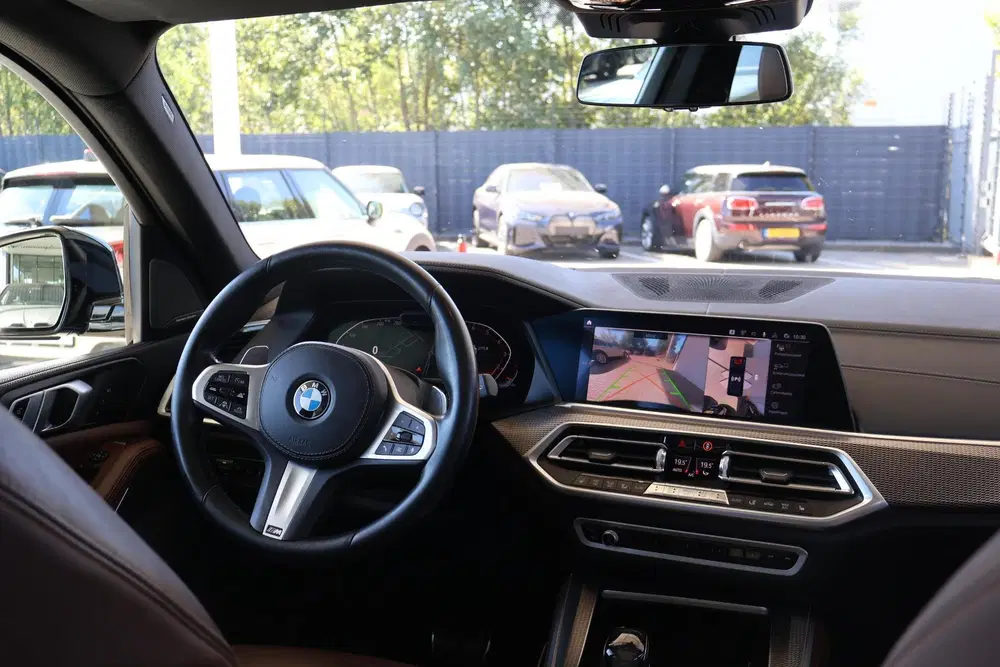 BMW X5 xDrive40i High Executive head-up display uit 2019, foto 9