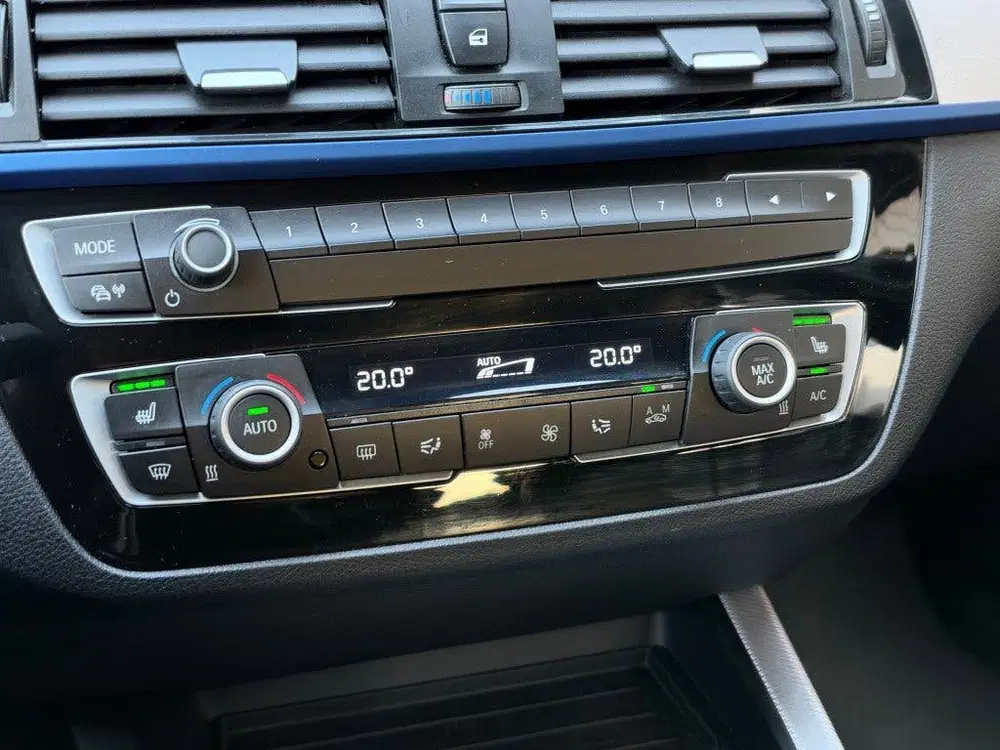 BMW 1-serie M140I HIGH EXEC uit 2019, foto 12