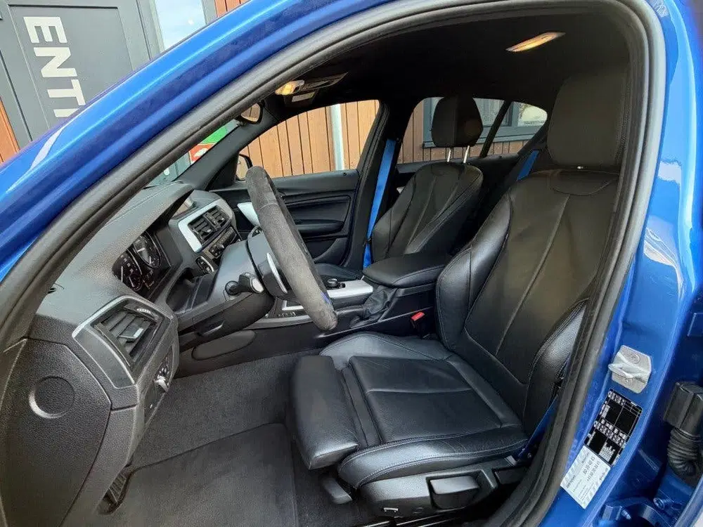 BMW 1-serie M140I HIGH EXEC uit 2019, foto 9