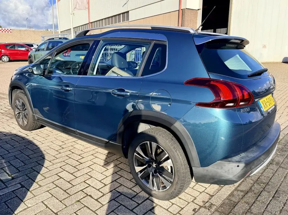 Peugeot 2008 1.2 PureTech Allure uit 2019, foto 2