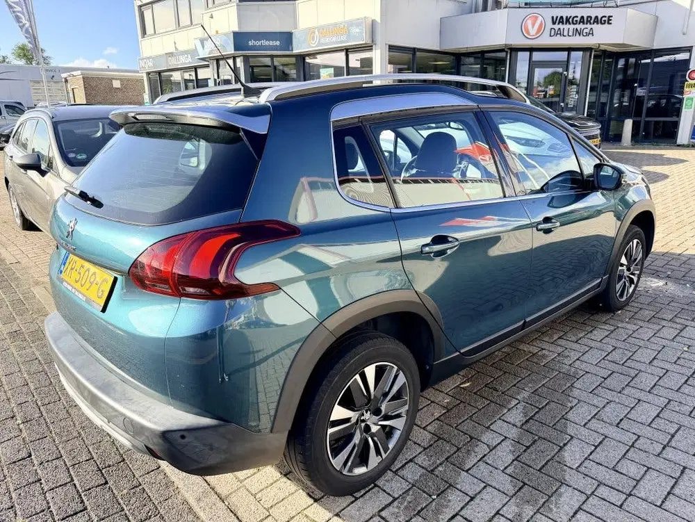 Peugeot 2008 1.2 PureTech Allure uit 2019, foto 5