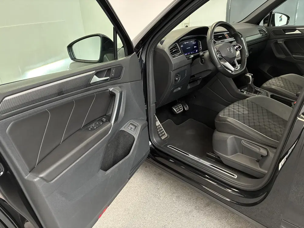 Volkswagen Tiguan 1.4 TSI eHybrid R-Line Black Style uit 2023, foto 14