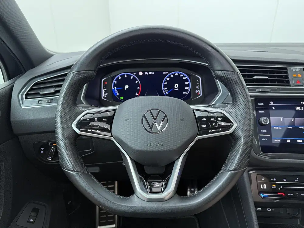 Volkswagen Tiguan 1.5 TSI R-Line Business uit 2023, foto 10