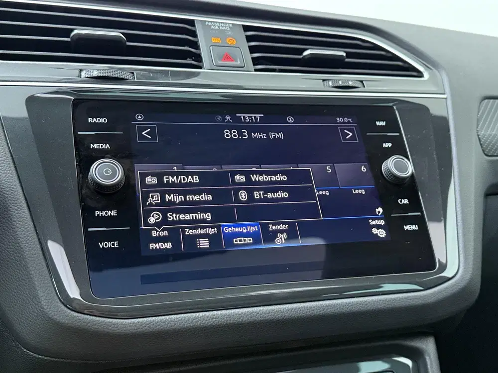 Volkswagen Tiguan 1.5 TSI R-Line Business uit 2023, foto 13