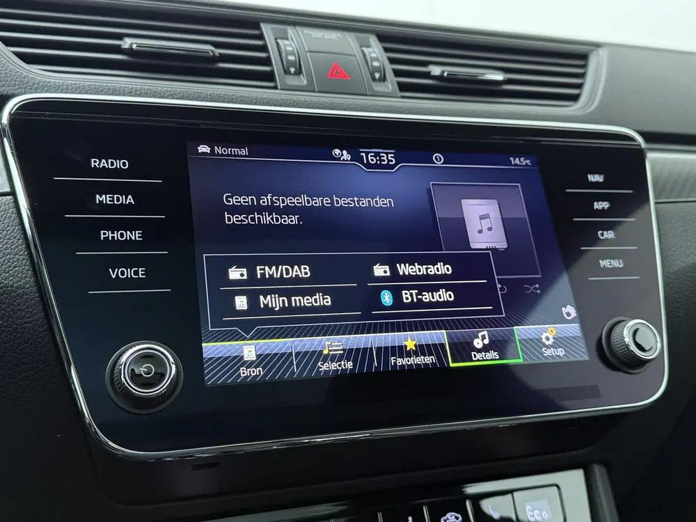 Skoda Superb 1.4 TSI iV Sportline Business uit 2022, foto 12