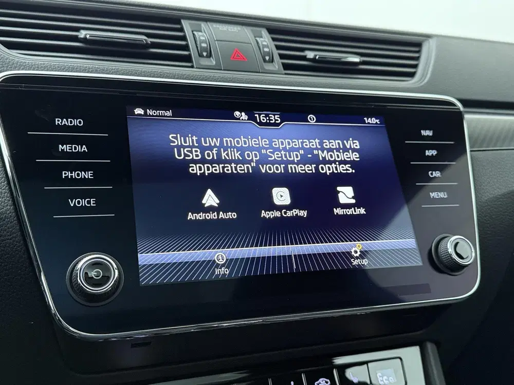 Skoda Superb 1.4 TSI iV Sportline Business uit 2022, foto 15