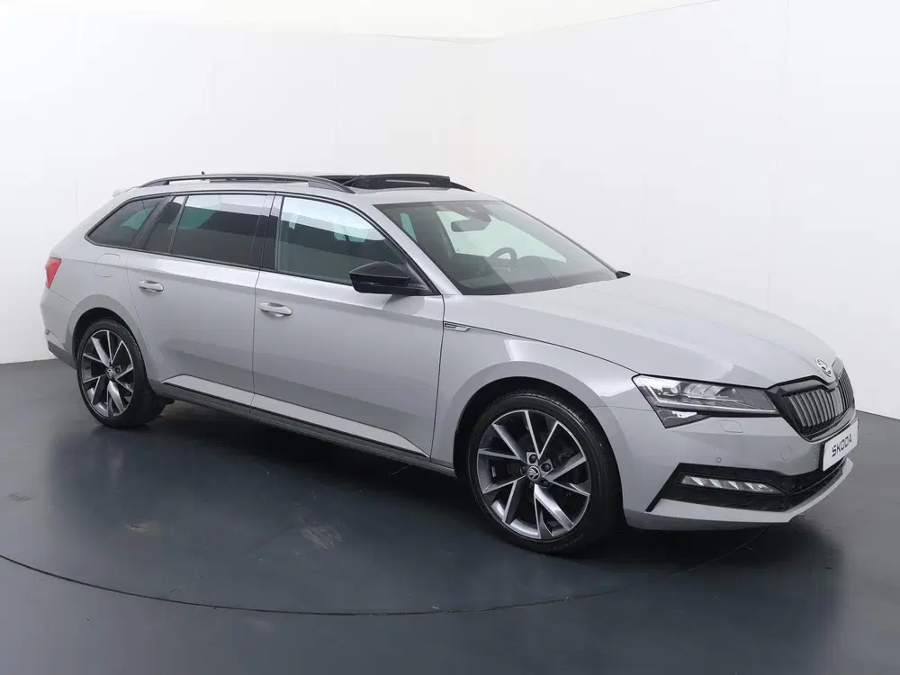 Skoda Superb 1.4 TSI iV Sportline Business uit 2022, foto 3