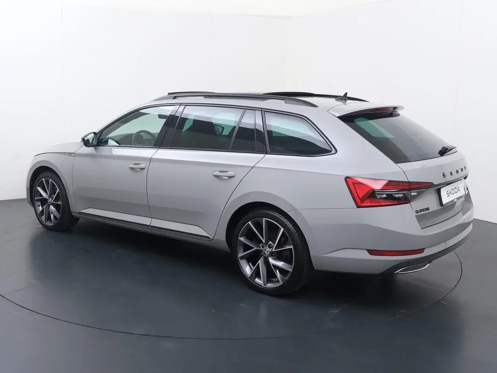 Skoda Superb 1.4 TSI iV Sportline Business uit 2022, foto 4
