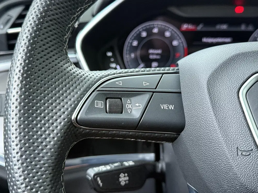 Audi Q3 45 TFSI e S Edition uit 2023, foto 7
